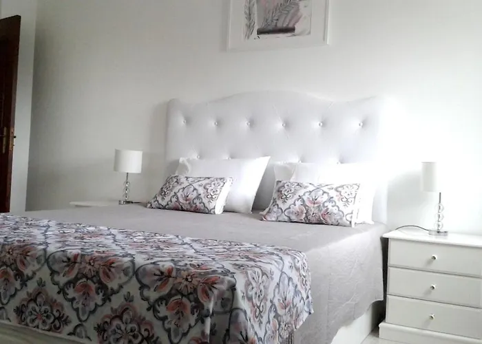 Elegant In With Private Pool. *